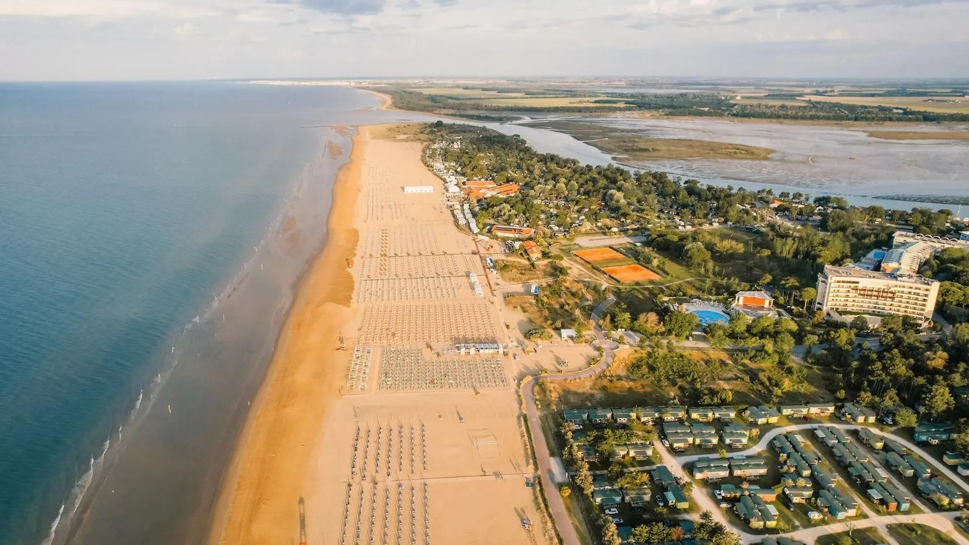 Comfortable Apartment Overlooking The Sea Bibione Italy